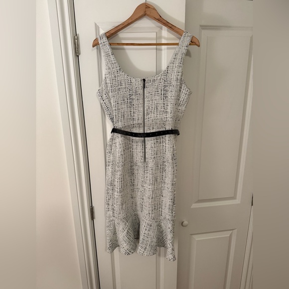 Karl Lagerfeld Dress - size 10 - Picture 5 of 6